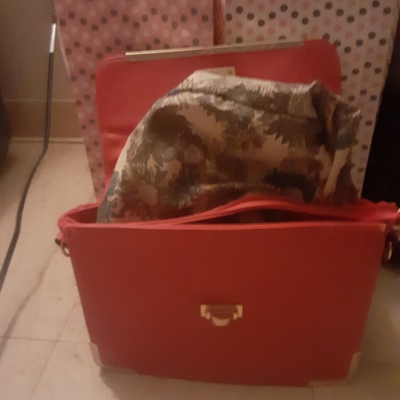 Gently used purse - Picture 2 of 12